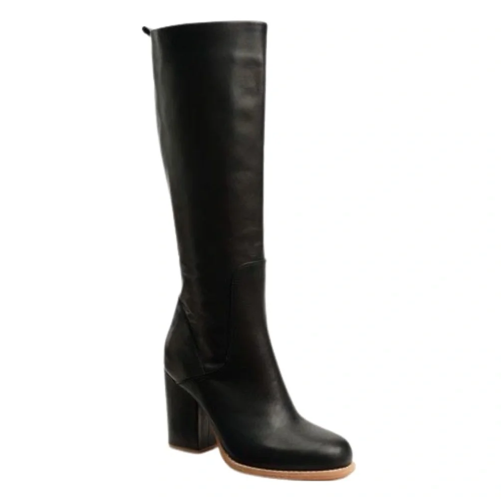 Bill Blass Tall Black Leather Boots - Size 7.5